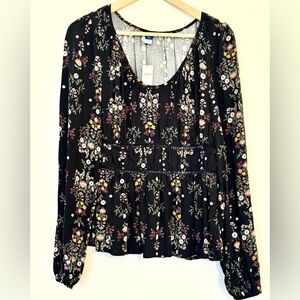 🔴SOLD 🔴 Old Navy black floral blouse